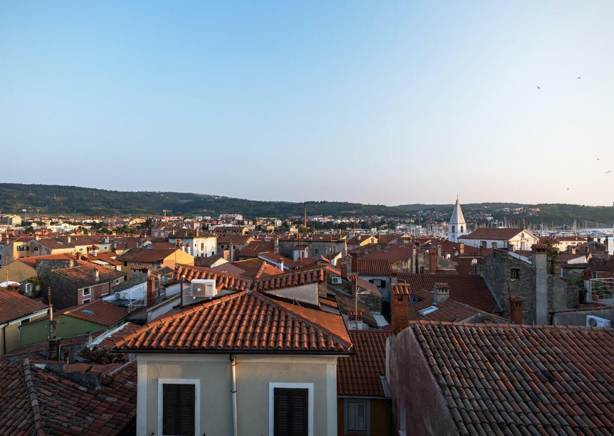 Labum Accommodation Izola Exterior photo
